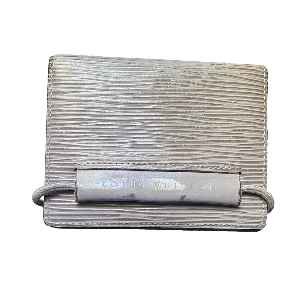 🔥 24 MAKE ME AN OFFER SALE🔥 Louis Vuitton Epi Grey Card Holder